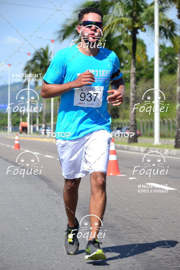 Buy your photos of the event21KES - Meia Maratona do Esprito Santo on Fotop