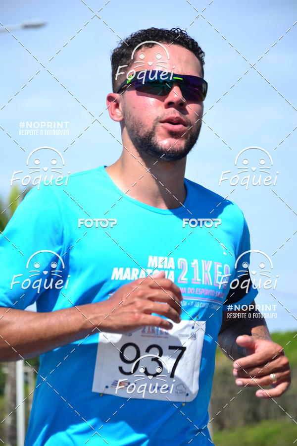 Buy your photos of the event21KES - Meia Maratona do Esprito Santo on Fotop