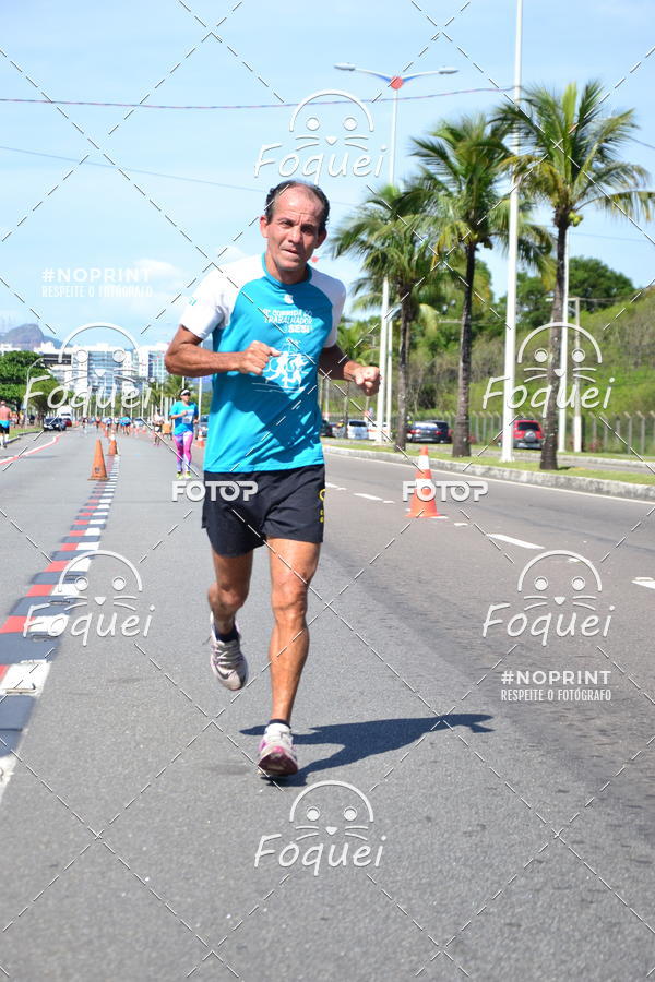 Buy your photos of the event21KES - Meia Maratona do Esprito Santo on Fotop