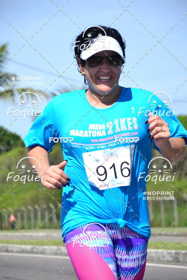 Buy your photos of the event21KES - Meia Maratona do Esprito Santo on Fotop