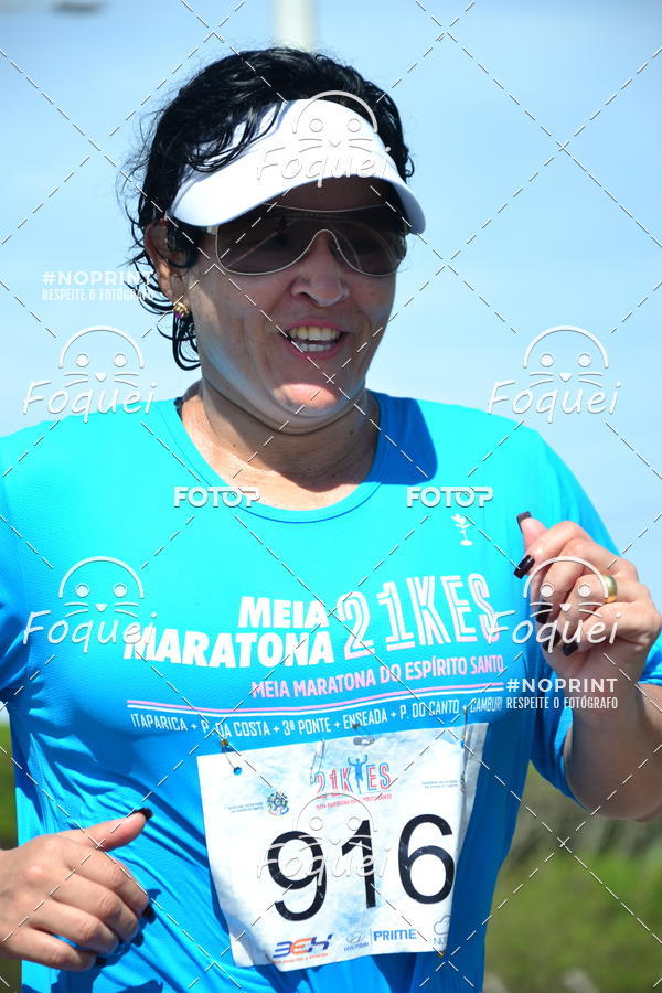 Buy your photos of the event21KES - Meia Maratona do Esprito Santo on Fotop