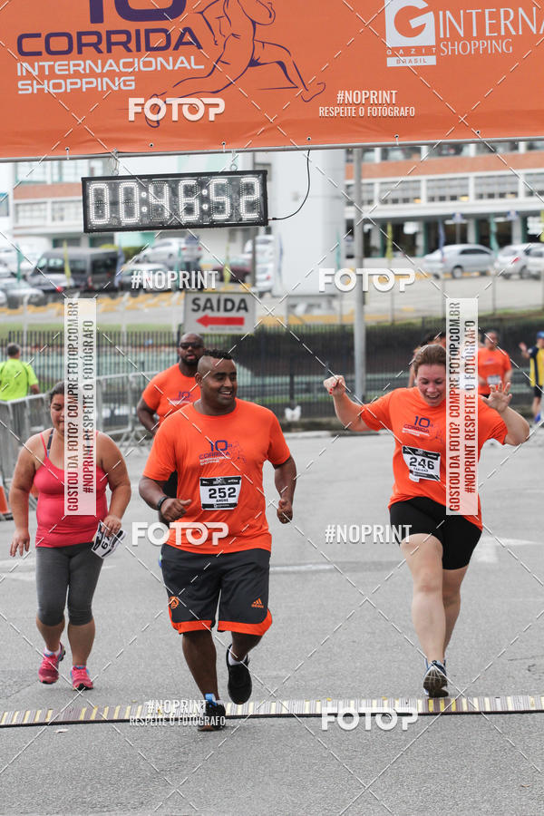 Buy your photos of the event10 Corrida Internacional Shopping - Guarulhos on Fotop