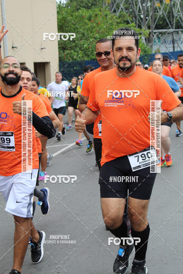 Buy your photos of the event10 Corrida Internacional Shopping - Guarulhos on Fotop