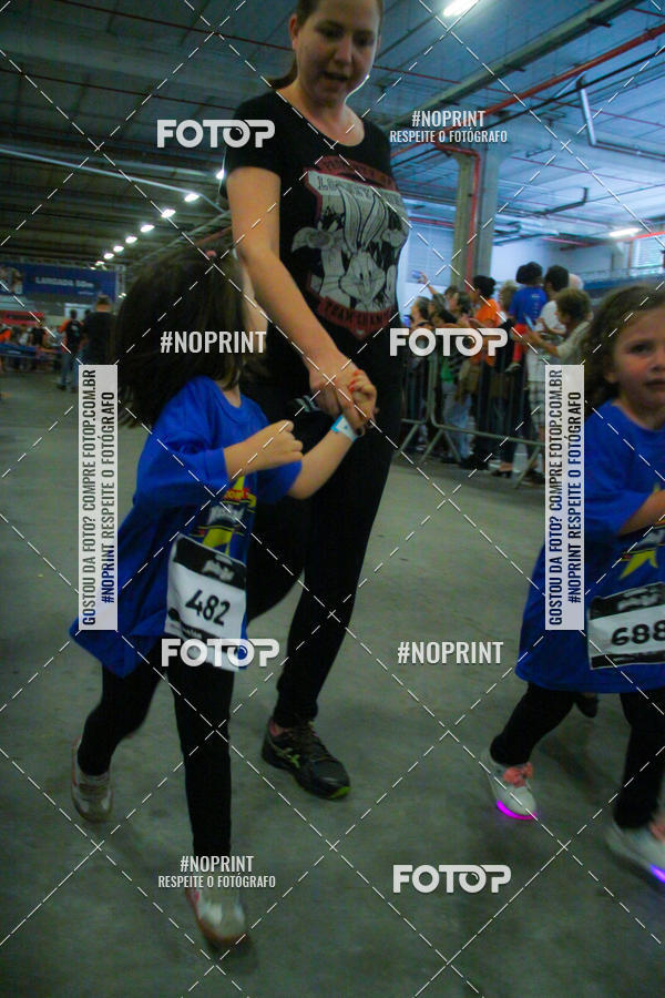 Buy your photos of the event1 Corrida Masha e o Urso no Tiet Plaza Shopping on Fotop