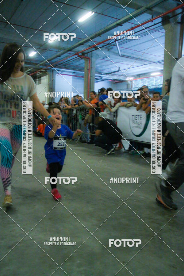 Buy your photos of the event1 Corrida Masha e o Urso no Tiet Plaza Shopping on Fotop