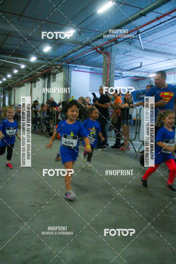 Buy your photos of the event1 Corrida Masha e o Urso no Tiet Plaza Shopping on Fotop