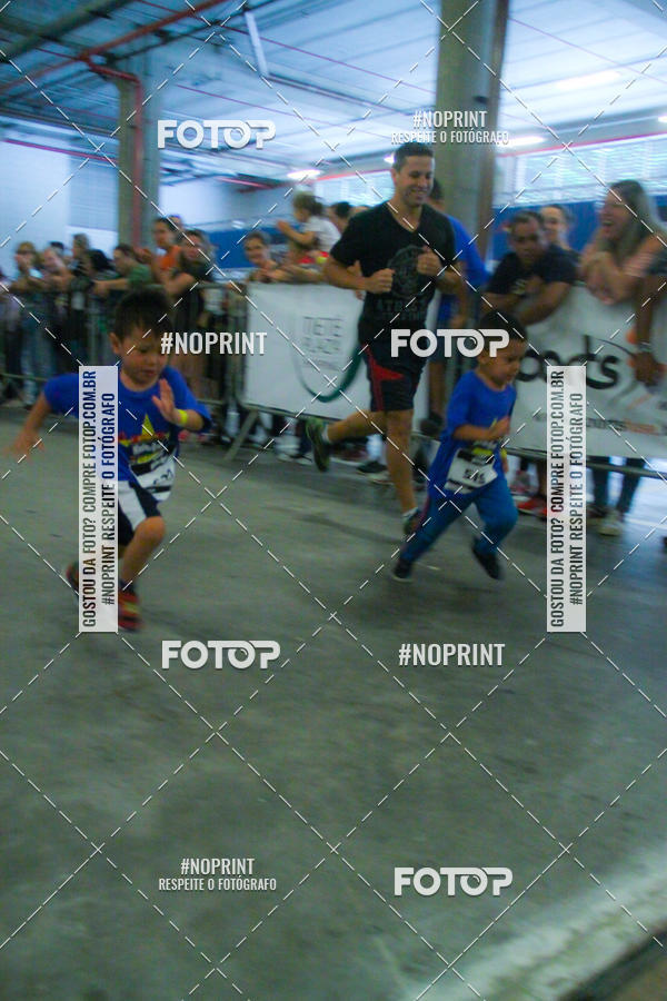 Buy your photos of the event1 Corrida Masha e o Urso no Tiet Plaza Shopping on Fotop