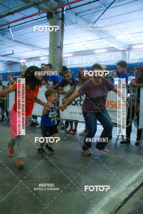 Buy your photos of the event1 Corrida Masha e o Urso no Tiet Plaza Shopping on Fotop