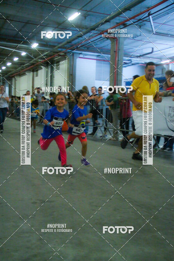 Buy your photos of the event1 Corrida Masha e o Urso no Tiet Plaza Shopping on Fotop