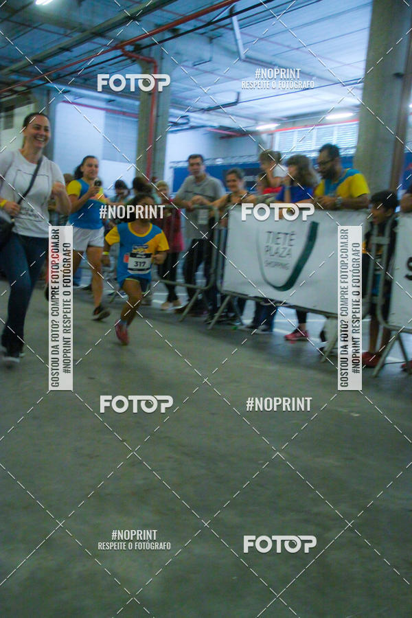Buy your photos of the event1 Corrida Masha e o Urso no Tiet Plaza Shopping on Fotop