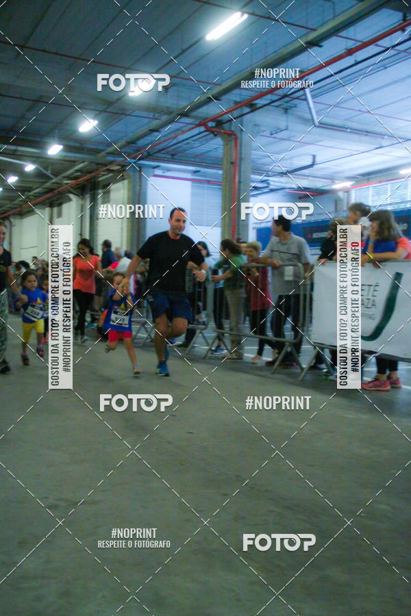 Buy your photos of the event1 Corrida Masha e o Urso no Tiet Plaza Shopping on Fotop