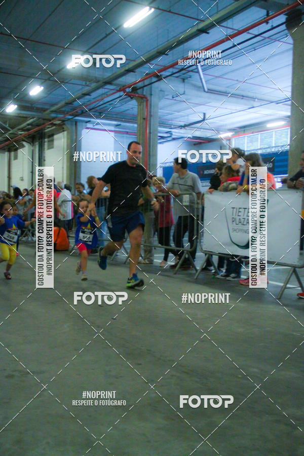 Buy your photos of the event1 Corrida Masha e o Urso no Tiet Plaza Shopping on Fotop