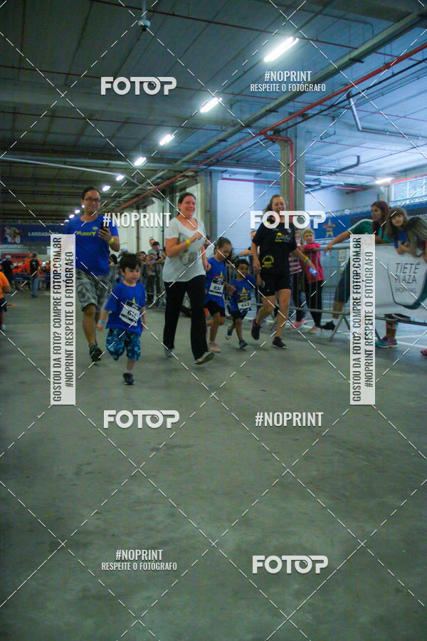 Buy your photos of the event1 Corrida Masha e o Urso no Tiet Plaza Shopping on Fotop