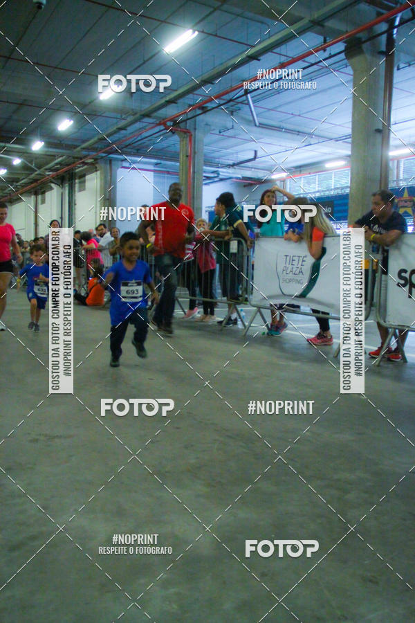 Buy your photos of the event1 Corrida Masha e o Urso no Tiet Plaza Shopping on Fotop