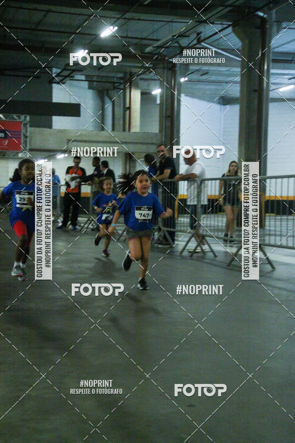 Buy your photos of the event1 Corrida Masha e o Urso no Tiet Plaza Shopping on Fotop