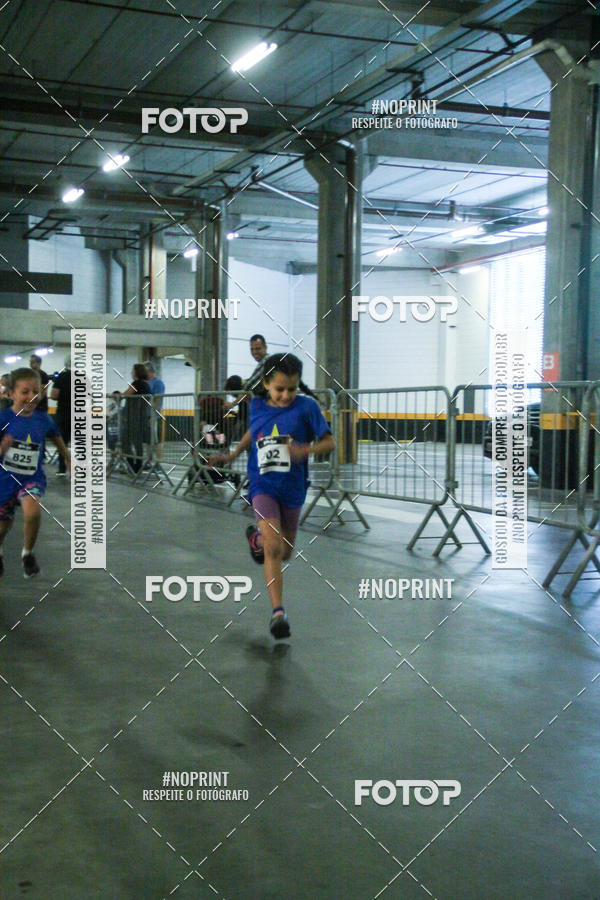 Buy your photos of the event1 Corrida Masha e o Urso no Tiet Plaza Shopping on Fotop