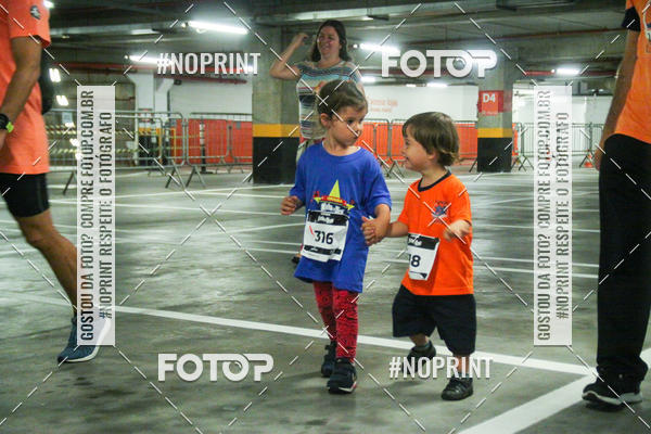 Buy your photos of the event1 Corrida Masha e o Urso no Tiet Plaza Shopping on Fotop
