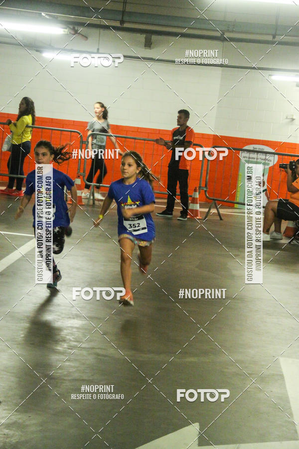 Buy your photos of the event1 Corrida Masha e o Urso no Tiet Plaza Shopping on Fotop