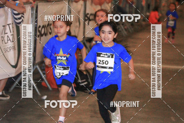 Buy your photos of the event1 Corrida Masha e o Urso no Tiet Plaza Shopping on Fotop