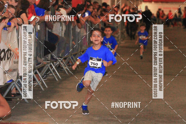 Buy your photos of the event1 Corrida Masha e o Urso no Tiet Plaza Shopping on Fotop