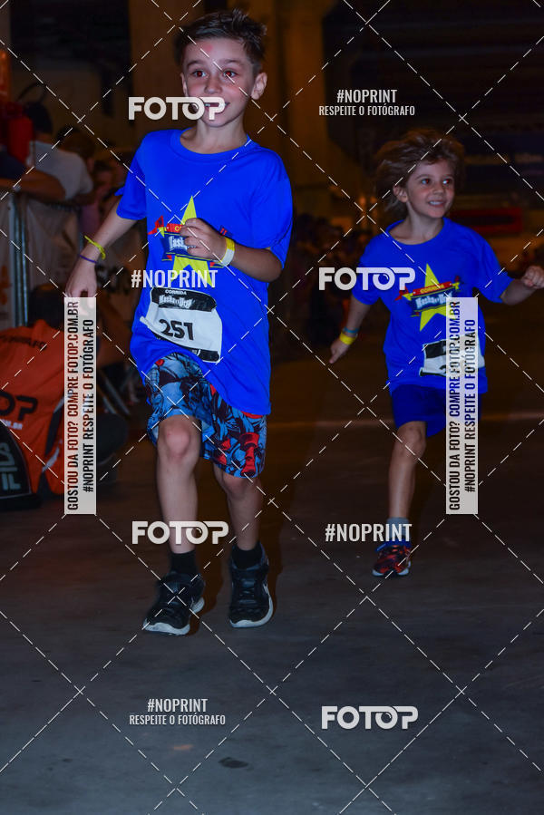 Buy your photos of the event1 Corrida Masha e o Urso no Tiet Plaza Shopping on Fotop