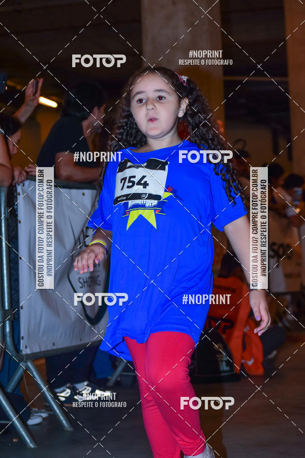 Buy your photos of the event1 Corrida Masha e o Urso no Tiet Plaza Shopping on Fotop