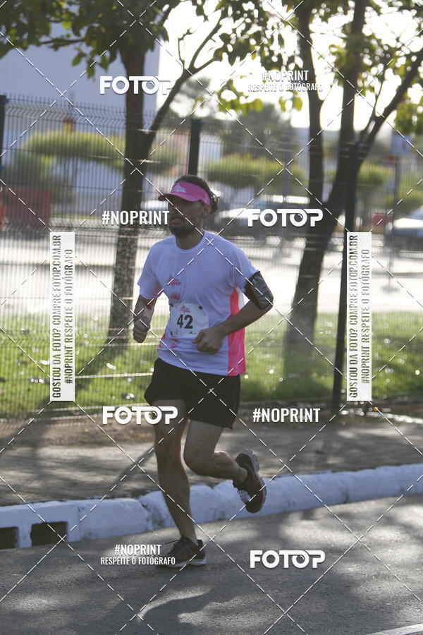 Buy your photos of the eventOutubro Rosa 2018 on Fotop