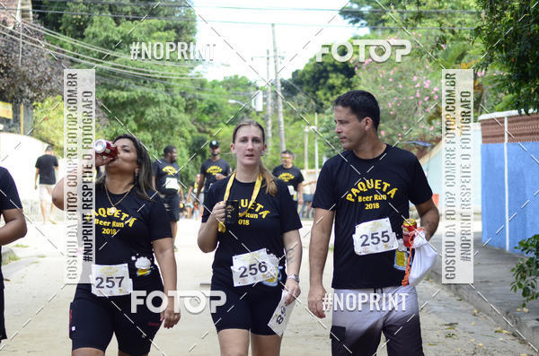 Buy your photos of the eventPaquet Beer Run 2018 on Fotop