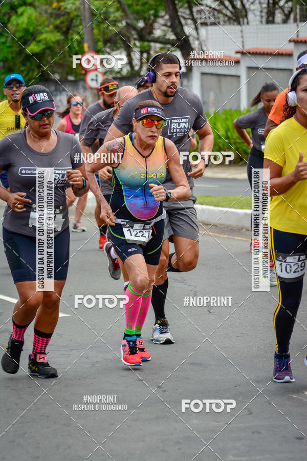 Acquista le foto dell'eventoSantander Track&Field Run Series - Shopping da Bahia in Fotop