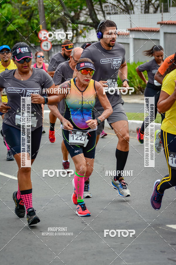 Acquista le foto dell'eventoSantander Track&Field Run Series - Shopping da Bahia in Fotop