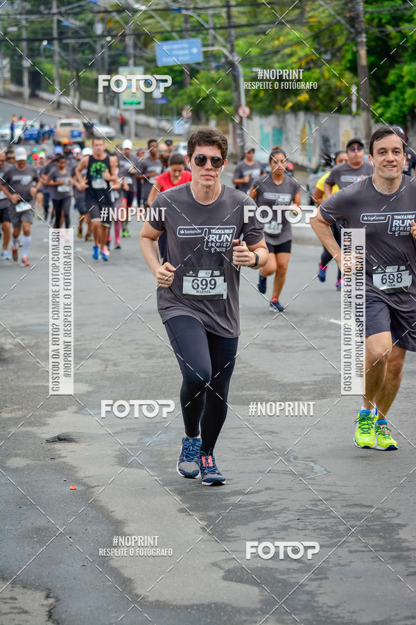 Buy your photos of the eventSantander Track&Field Run Series - Shopping da Bahia on Fotop