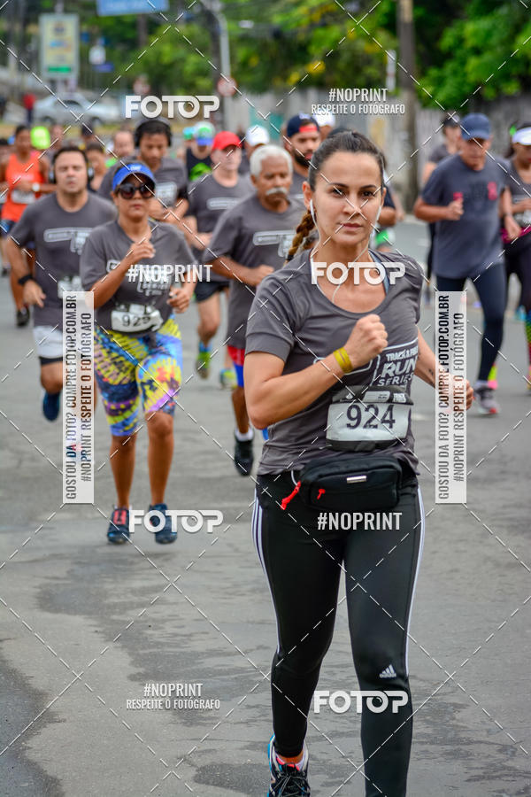 Buy your photos of the eventSantander Track&Field Run Series - Shopping da Bahia on Fotop
