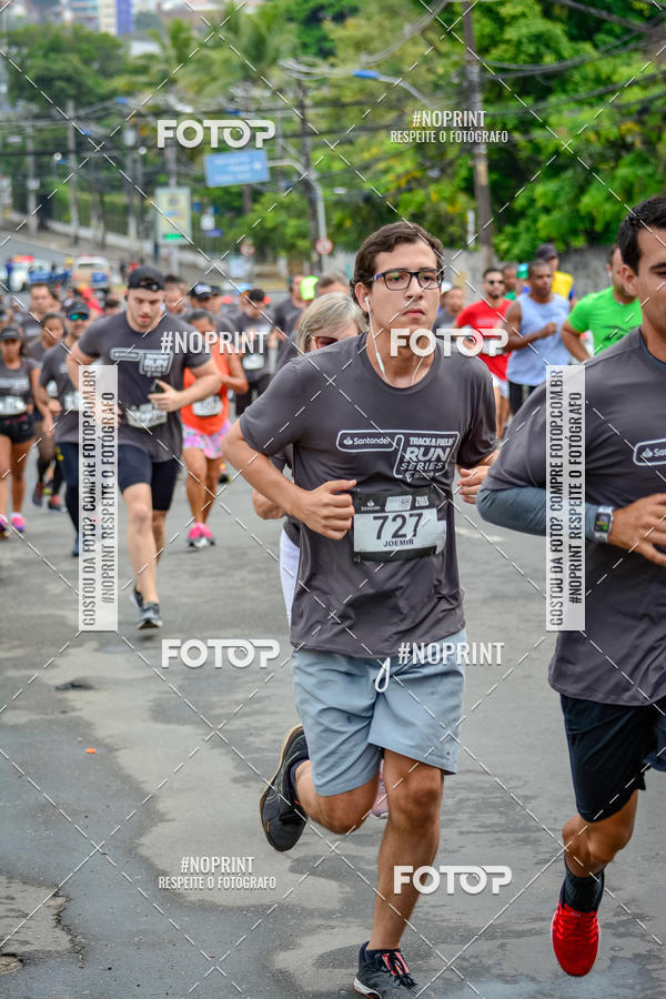 Buy your photos of the eventSantander Track&Field Run Series - Shopping da Bahia on Fotop