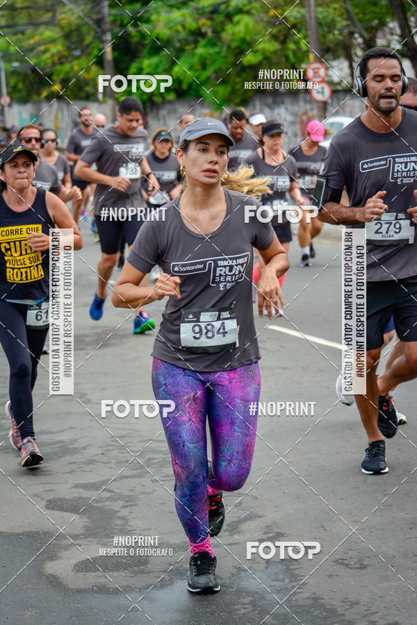 Buy your photos of the eventSantander Track&Field Run Series - Shopping da Bahia on Fotop