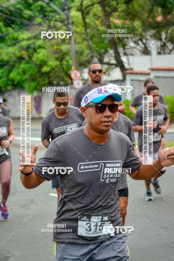 Buy your photos of the eventSantander Track&Field Run Series - Shopping da Bahia on Fotop