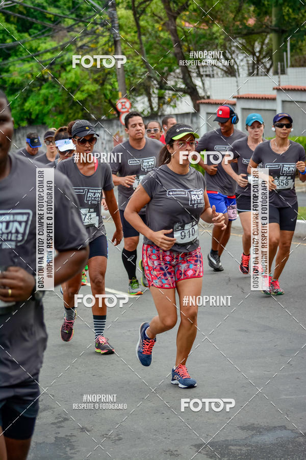 Buy your photos of the eventSantander Track&Field Run Series - Shopping da Bahia on Fotop