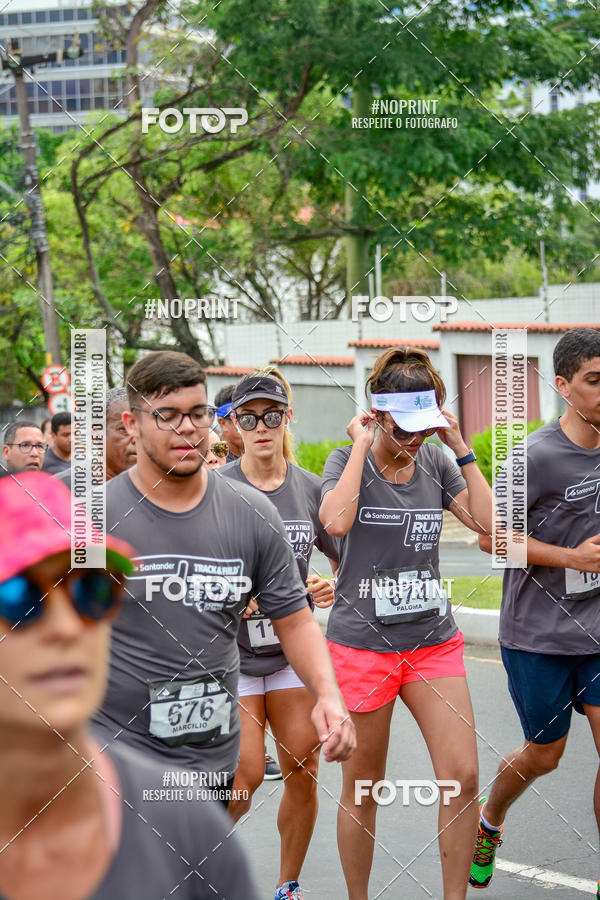 Buy your photos of the eventSantander Track&Field Run Series - Shopping da Bahia on Fotop