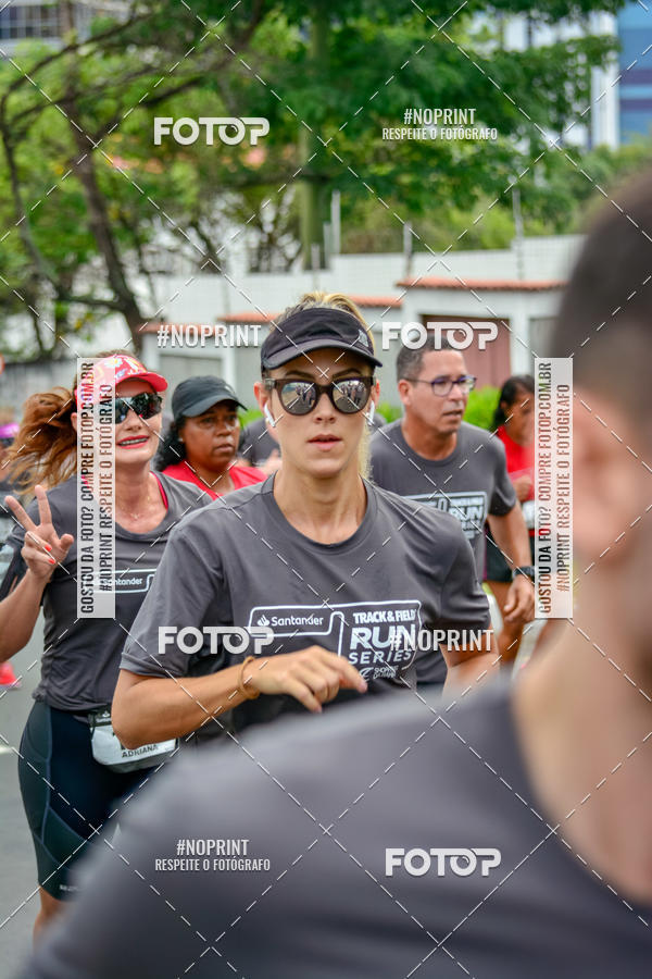 Buy your photos of the eventSantander Track&Field Run Series - Shopping da Bahia on Fotop