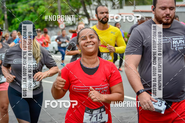 Buy your photos of the eventSantander Track&Field Run Series - Shopping da Bahia on Fotop