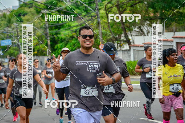 Buy your photos of the eventSantander Track&Field Run Series - Shopping da Bahia on Fotop