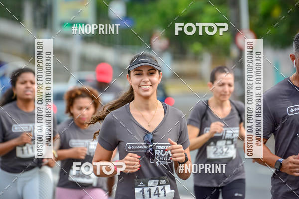 Buy your photos of the eventSantander Track&Field Run Series - Shopping da Bahia on Fotop