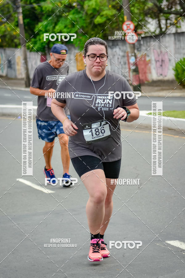 Buy your photos of the eventSantander Track&Field Run Series - Shopping da Bahia on Fotop