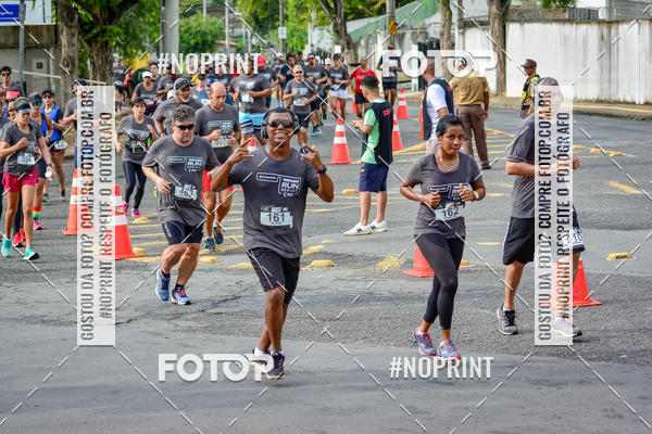 Buy your photos of the eventSantander Track&Field Run Series - Shopping da Bahia on Fotop