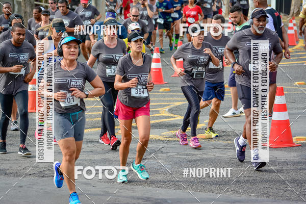 Buy your photos of the eventSantander Track&Field Run Series - Shopping da Bahia on Fotop