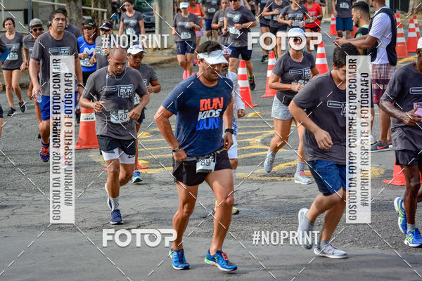 Buy your photos of the eventSantander Track&Field Run Series - Shopping da Bahia on Fotop