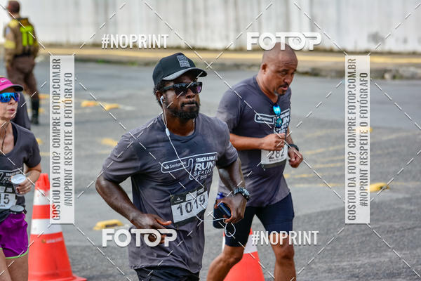 Buy your photos of the eventSantander Track&Field Run Series - Shopping da Bahia on Fotop