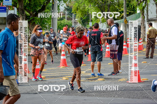 Achetez vos photos de l'�v�nementSantander Track&Field Run Series - Shopping da Bahia sur Fotop