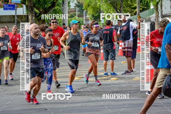 Achetez vos photos de l'�v�nementSantander Track&Field Run Series - Shopping da Bahia sur Fotop
