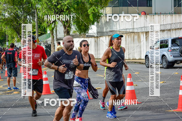Achetez vos photos de l'�v�nementSantander Track&Field Run Series - Shopping da Bahia sur Fotop