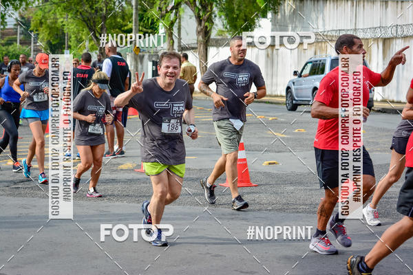 Achetez vos photos de l'�v�nementSantander Track&Field Run Series - Shopping da Bahia sur Fotop